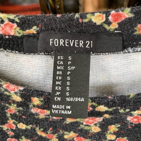 Forever 21 Floral Long-Sleeve Crop Top - Picture 4 of 4